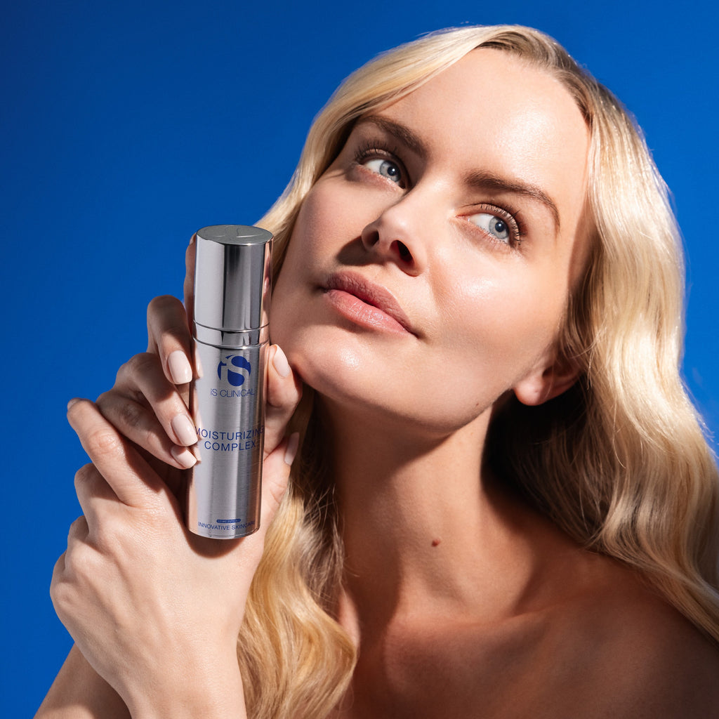 iS CLINICAL® Moisturizing Complex