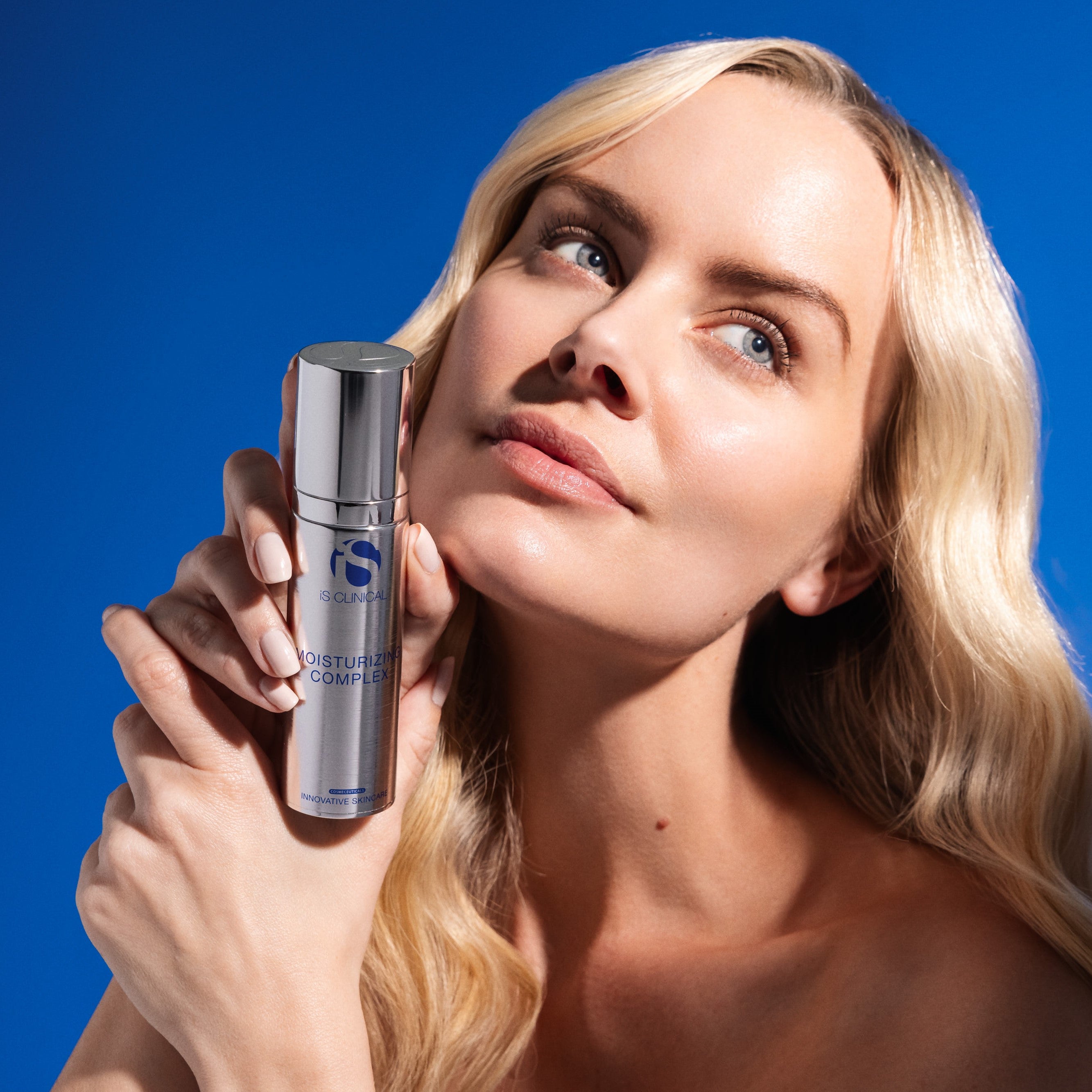 iS CLINICAL® Moisturizing Complex