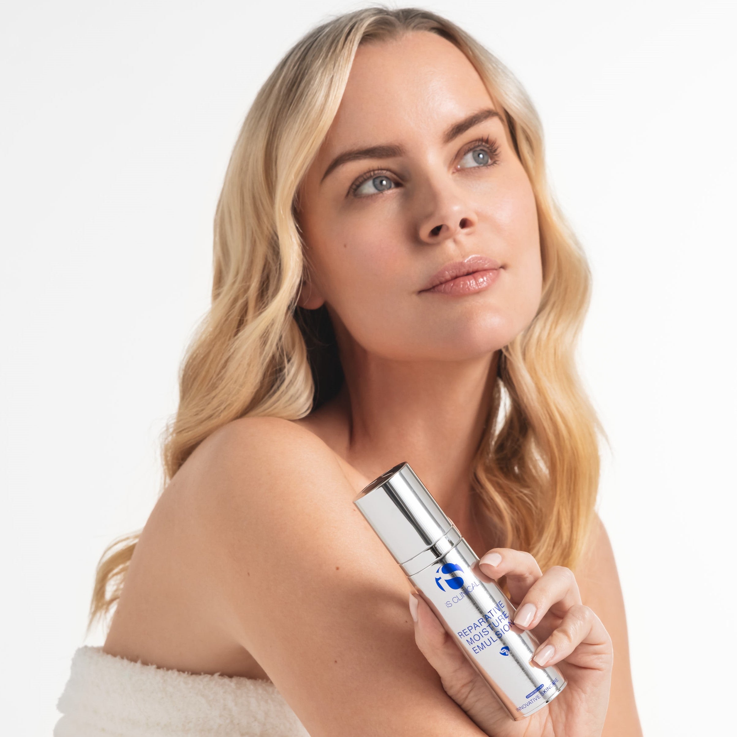 iS CLINICAL® Reparative Moisture Emulsion