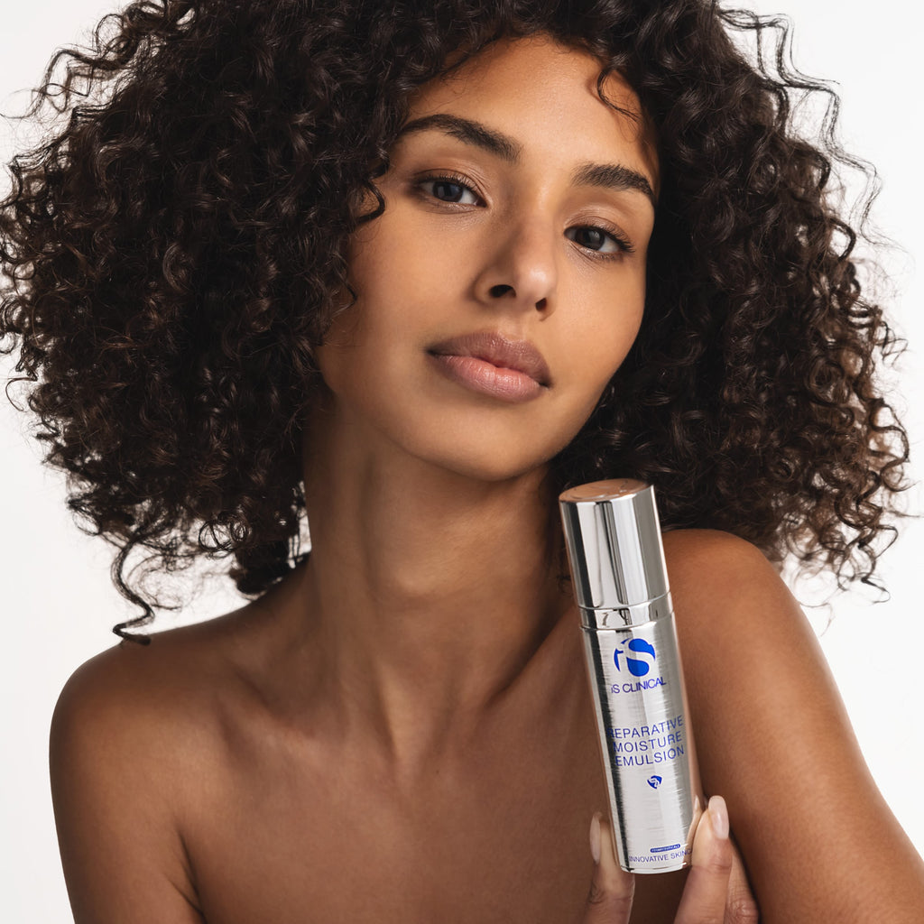 iS CLINICAL® Reparative Moisture Emulsion