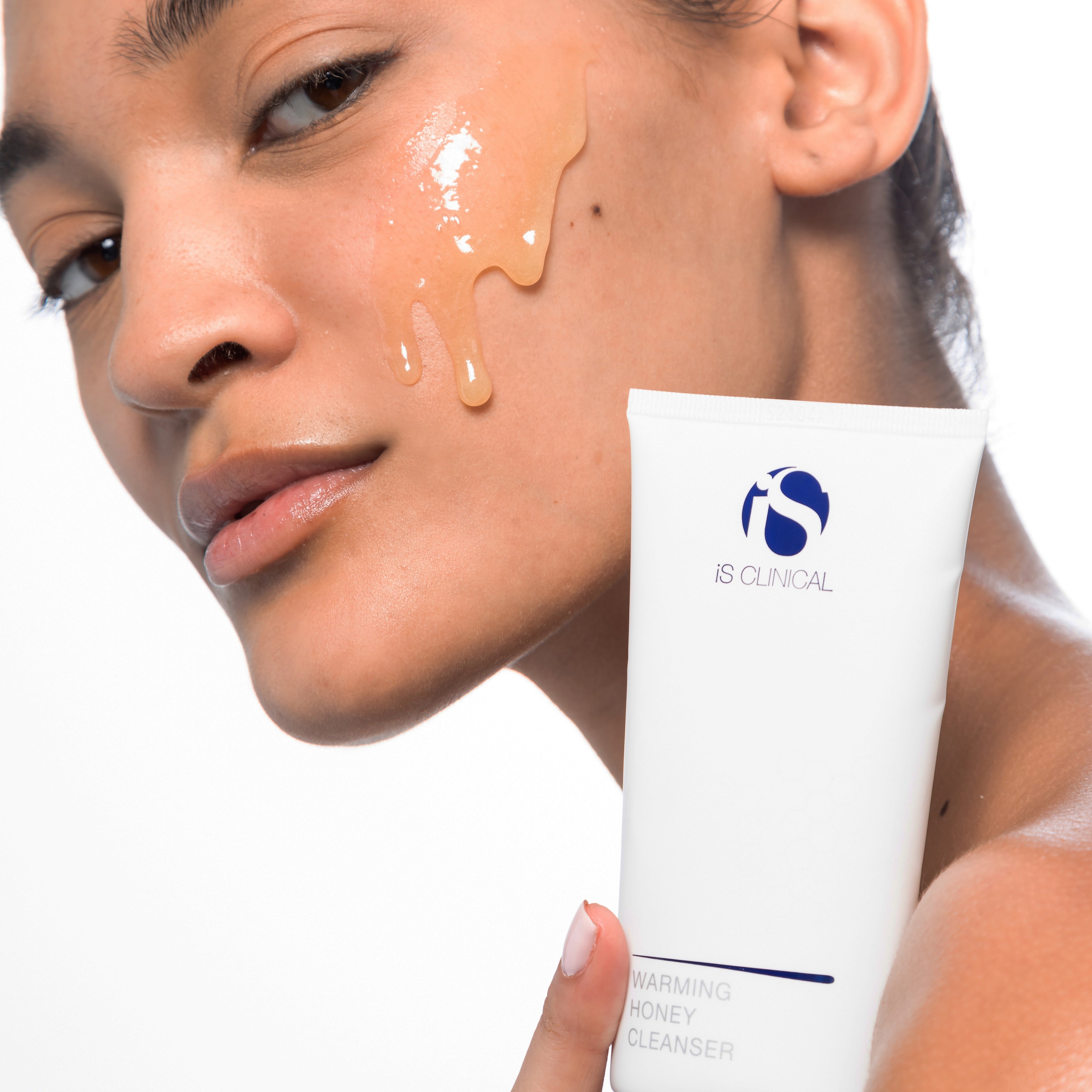 iS CLINICAL Warming Honey Cleanser 120ML