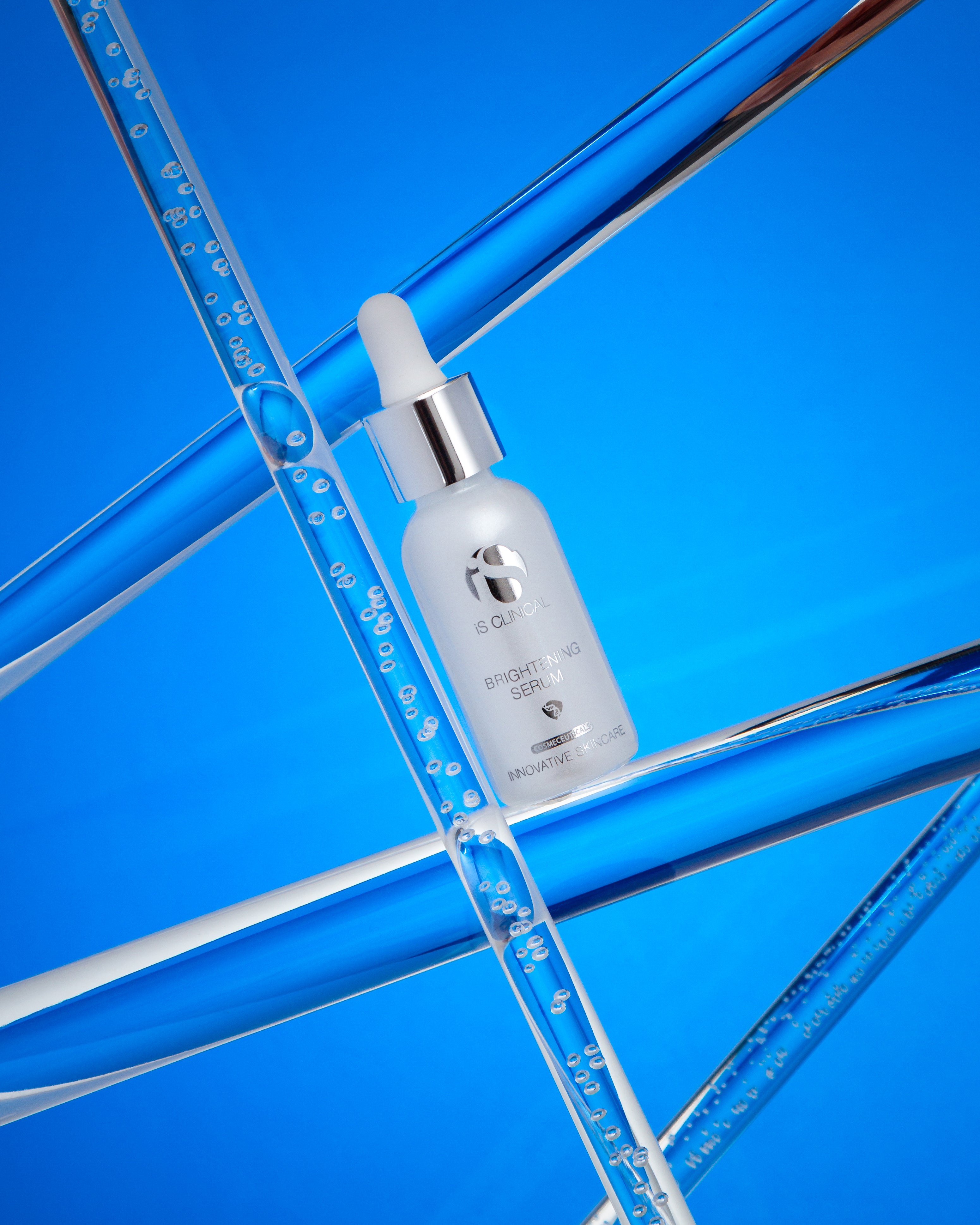 iS CLINICAL® Brightening Serum