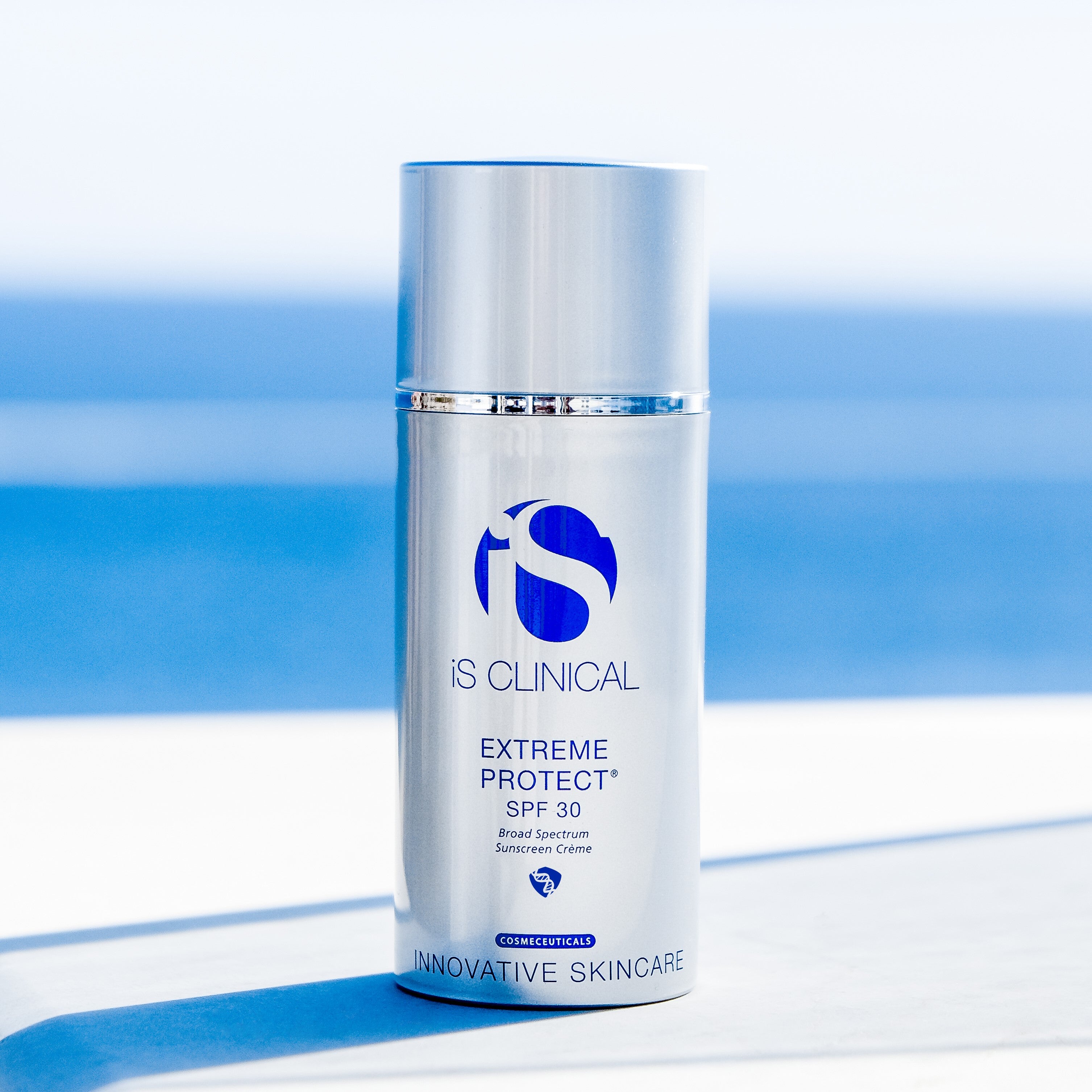 iS CLINICAL® Extreme Protect SPF 30
