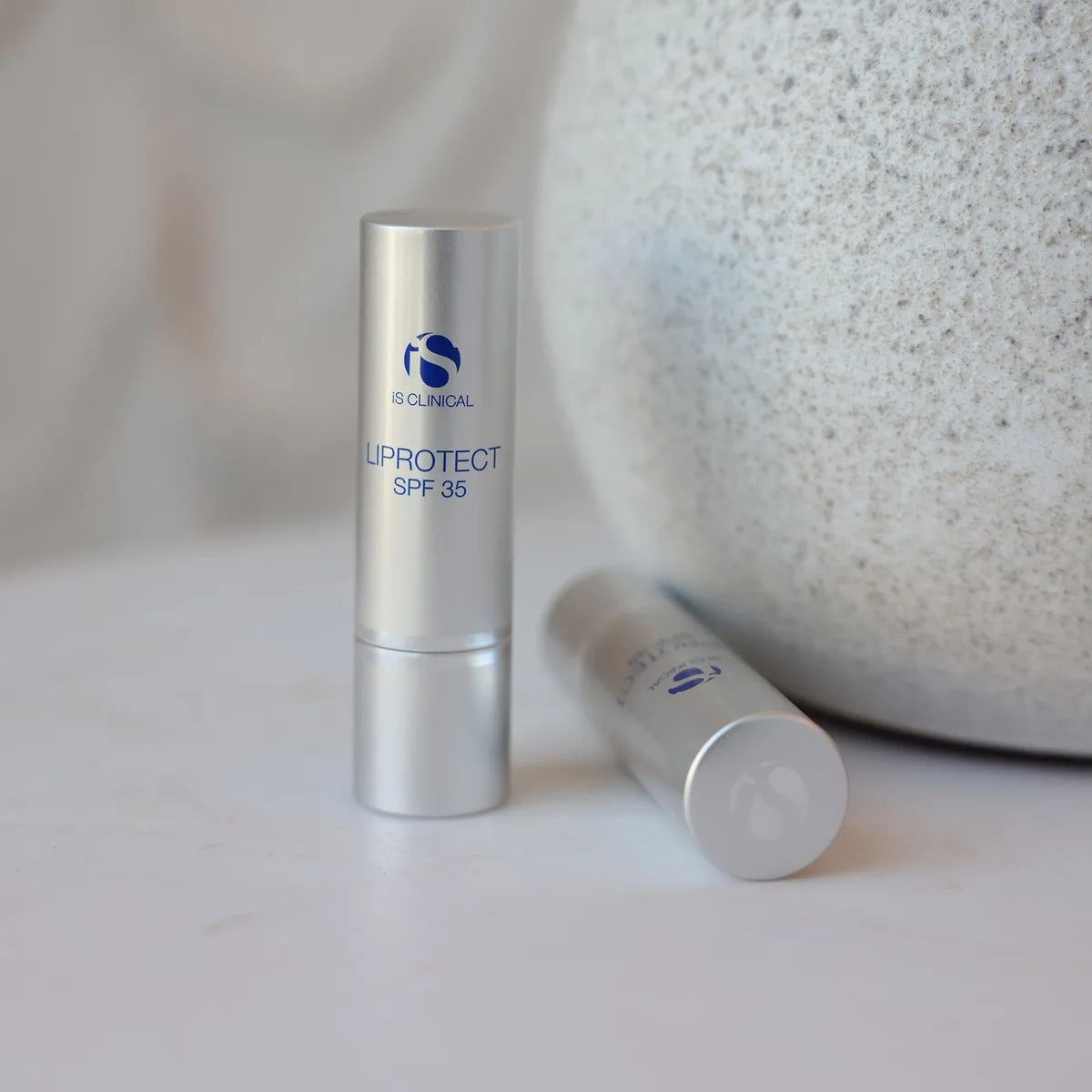 iS CLINICAL® LiProtect SPF 35